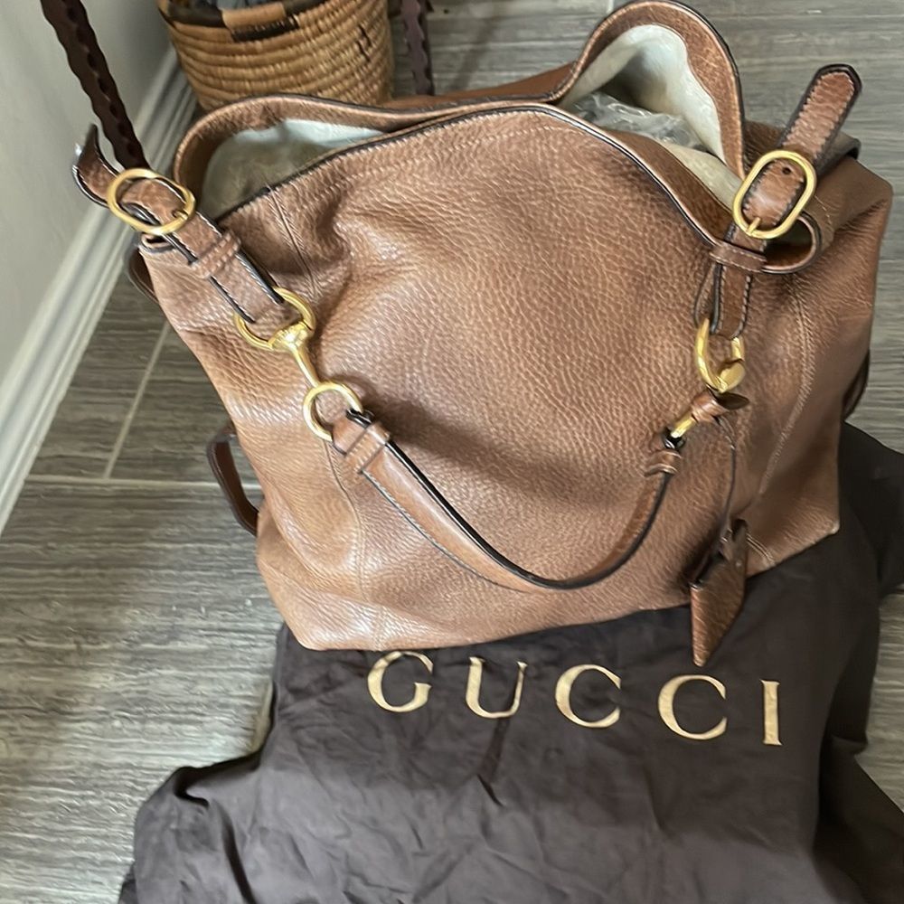 🎖GUCCI Bag 🎖- A Favorite- like new- few wears